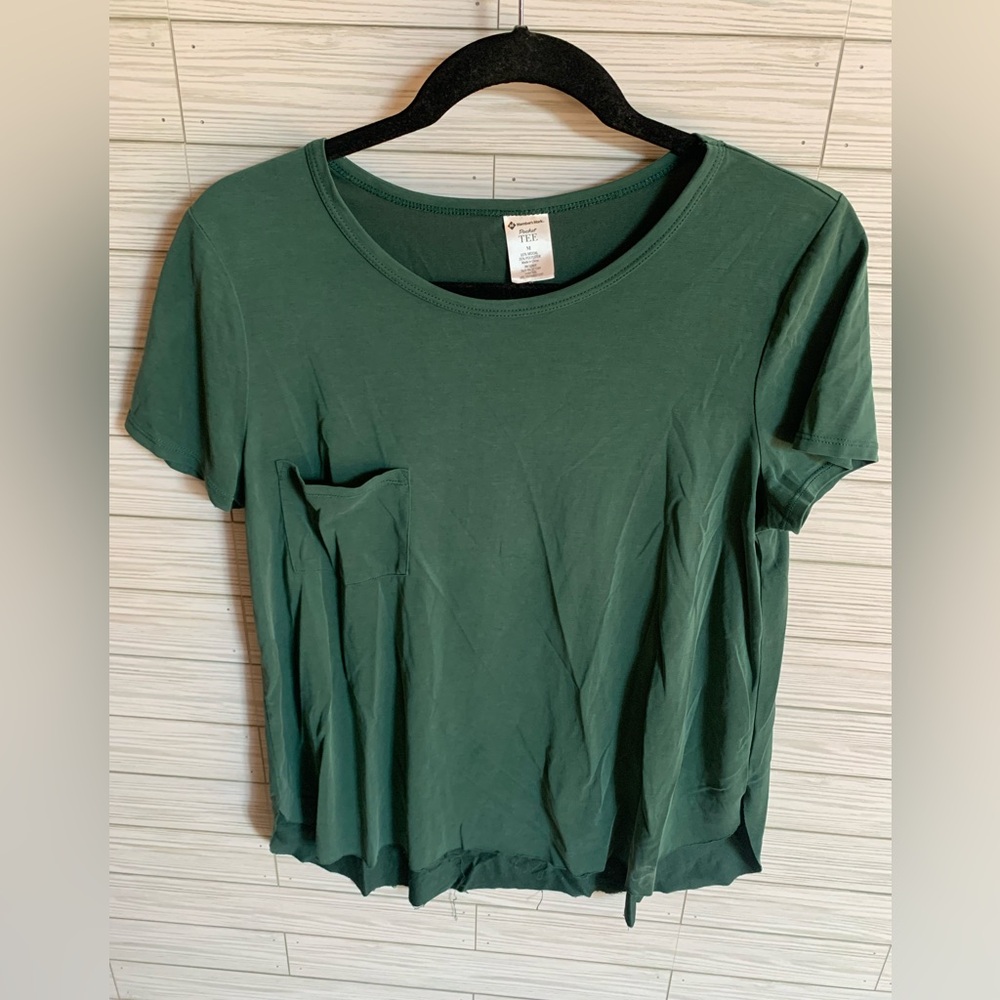 Makers mark pocket tee Women's Green Short Sleeve Top